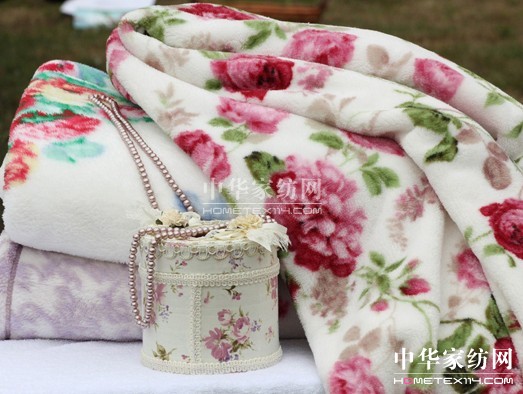 夏夜小溫暖 毛毯的分類及選購