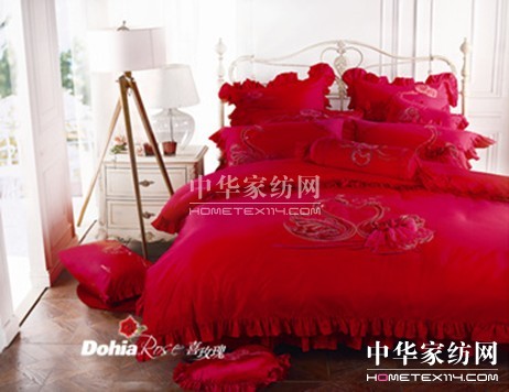 多喜愛喜玫瑰個性婚慶床品受青睞