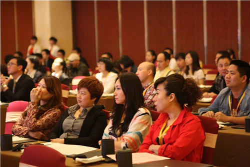 “變革”2014艾萊依家紡秋冬新品發(fā)布