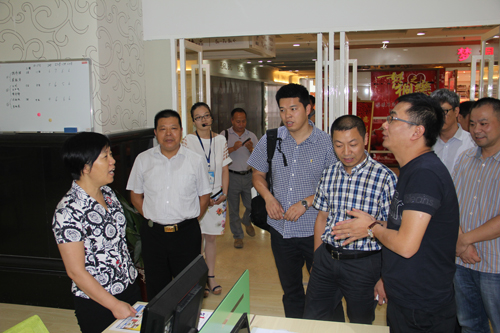 中國(guó)輕紡城集團(tuán)考察疊石橋國(guó)際家紡城