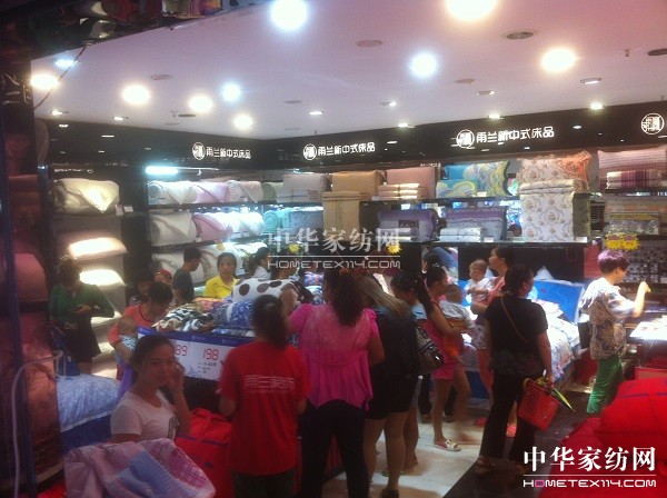 廣西憑祥雨蘭專賣開業(yè) 贏得當(dāng)?shù)厥忻駨V泛贊譽(yù)