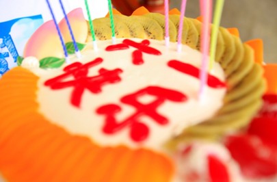 夢潔“六一”助學臘爾山學童,三十年持續(xù)推動公益事業(yè)